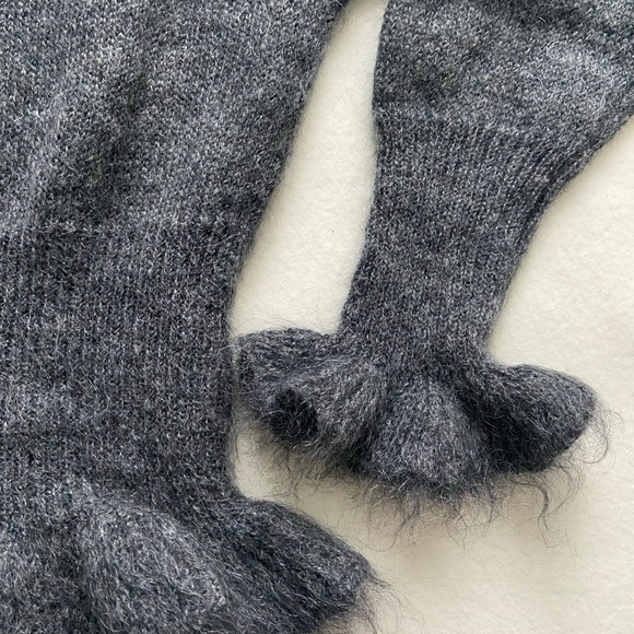 Zara Ruffles Sweater - Picture 4 of 4